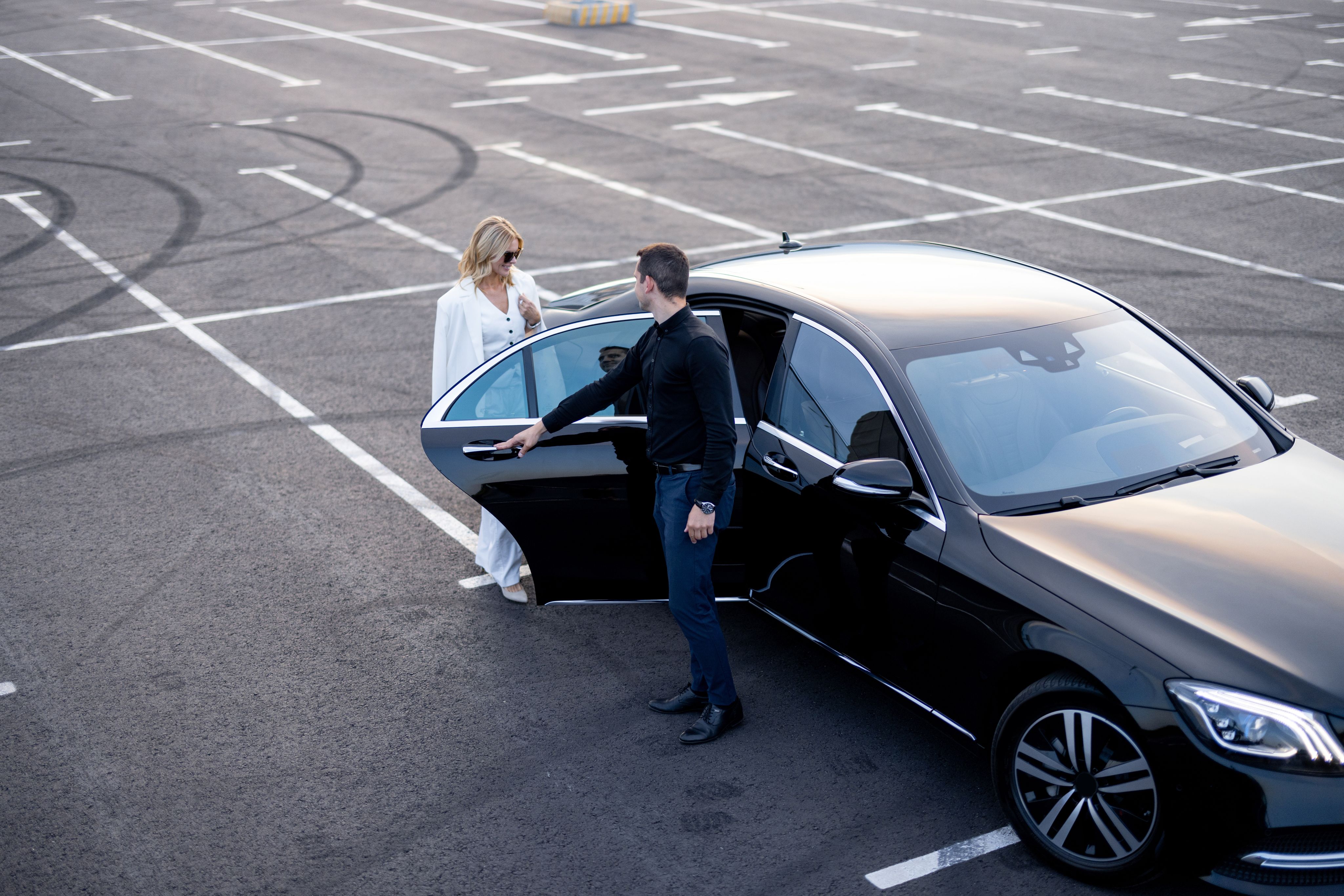 Airport transfer with a professional chauffeur